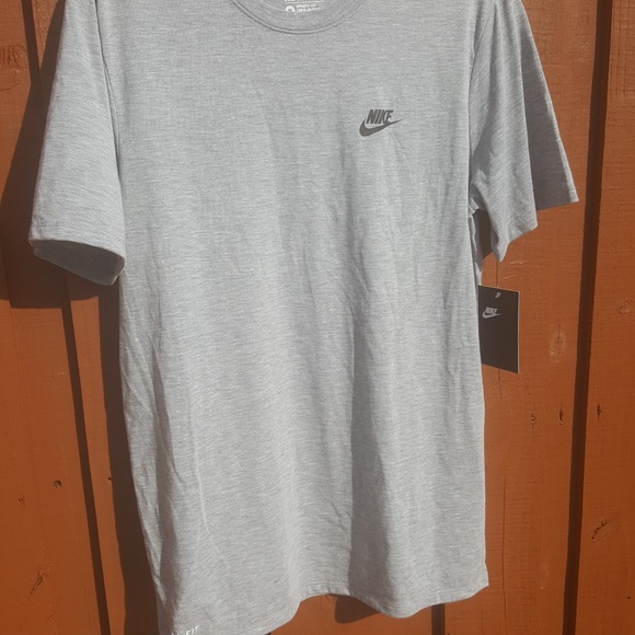 Men's Medium Nike Shirt - Picture 2 of 2